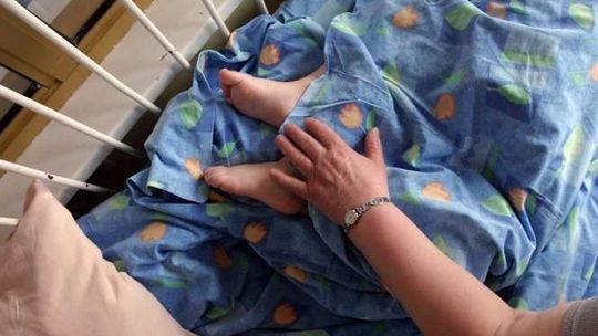 Wycieńczone dzieci trafiły do szpitala. Sąd: rodzice działali nieumyślnie