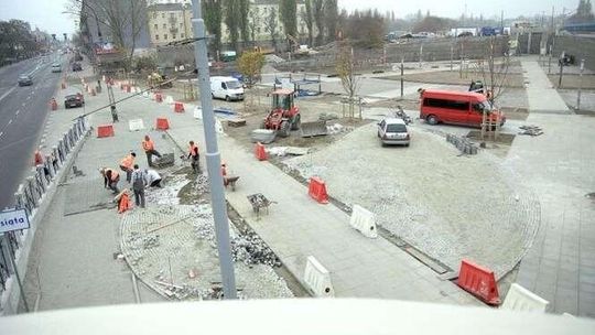 Wygodniej dojdziemy na Dworzec Główny PKP. Kończy się budowa placu