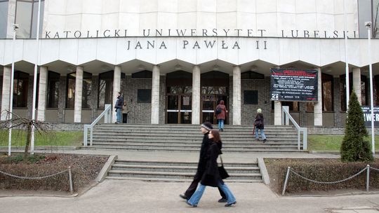 Wygrali ponad 3 mln zł. Oddadzą pieniądze KUL