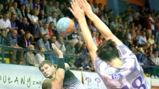 Wygrana Azotów po zaciętym meczu