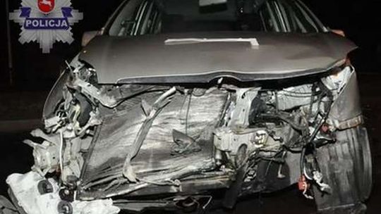 Wyjeżdżał z parkingu i zderzył się ze skodą. Trzy osoby w szpitalu