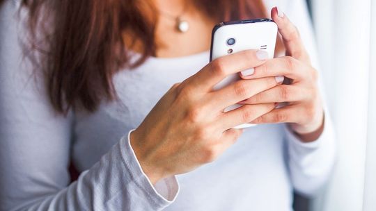 Wyłudzają nawet przez SMS. Kliknęła w link i straciła 6 tys. zł