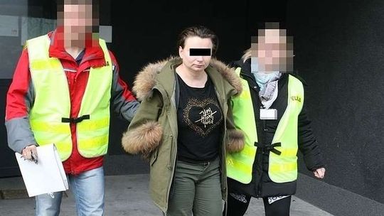 Wyłudziła od ludzi miliony. Mąż Iwony K. wrócił do służby w policji