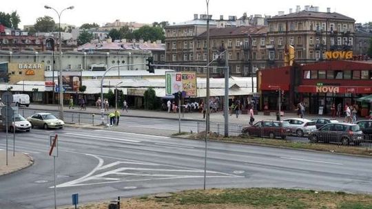 Wymiana sygnalizacji świetlnej na al. Solidarności i Tysiąclecia. Nie wszystko zgasło