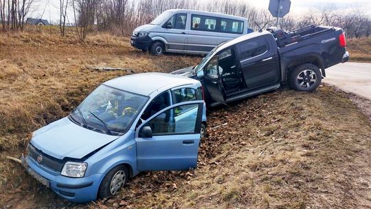 dwa auta po wypadku