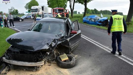 Wymusił pierwszeństwo, zderzyły się trzy auta. Trzy osoby w szpitalu