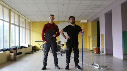 Wynajął w Puławach lokal po sklepie z butami. I zakłada prywatną akademię sztuki