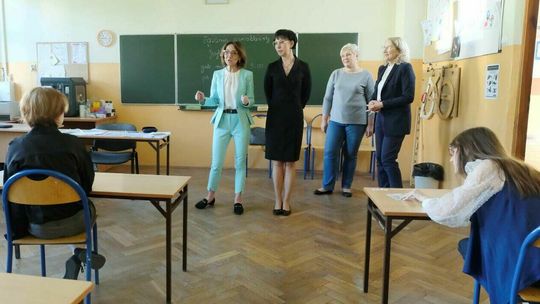 Wyniki egzaminu ósmoklasisty 2022. Jak sprawdzić, o której godzinie i na jakiej stronie