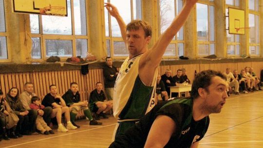 Wyniki rozgrywek Pod Koszami Dziennika Wschodniego, Bracia krok od tytułu