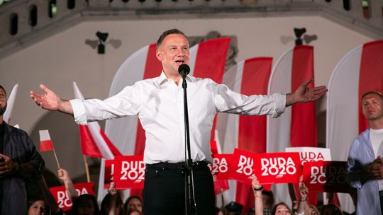 Wyniki wyborów prezydenckich. Kto wygrał wybory? PKW podała wyniki z 99,97 proc. obwodów