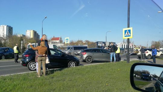 Wypadek 5 aut na al. Tysiąclecia w Lublinie. Duże utrudnienia i korki [zdjęcia]