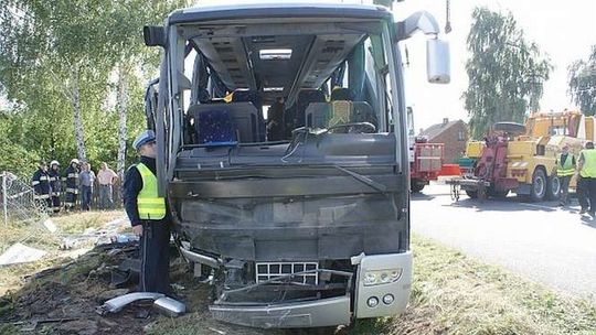 Wypadek autobusu PKS Puławy. Kierowca próbował uniknąć większej tragedii?