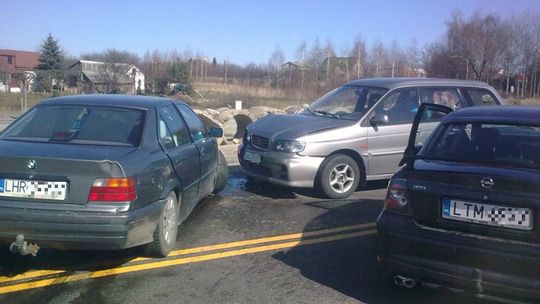 Wypadek BMW i KIA na drodze Lublin - Piaski (zdjęcia)