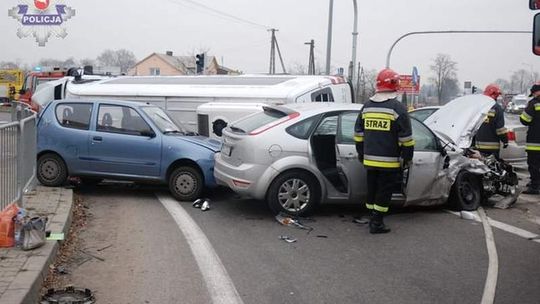 Wypadek busa  firmy Contbus w Moszczance. 11 osób trafiło do szpitala