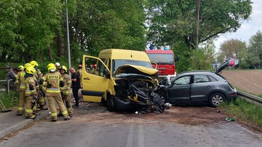 Wypadek busa w Konopnicy: większość pasażerów opuściła szpitale