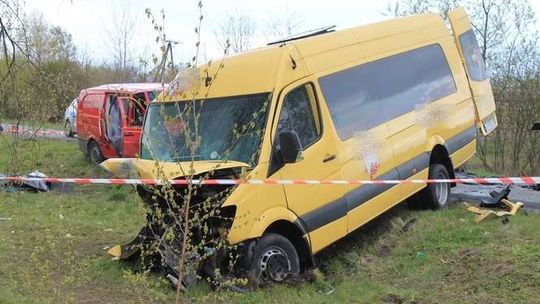 Wypadek busów w Rzeczycy. Jedna ofiara śmiertelna, 11 osób rannych