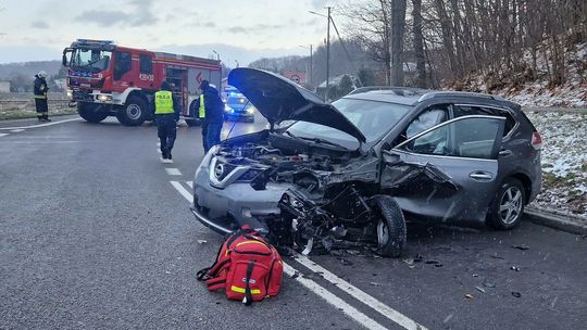 Wypadek na "17" w Izbicy. Droga zablokowana