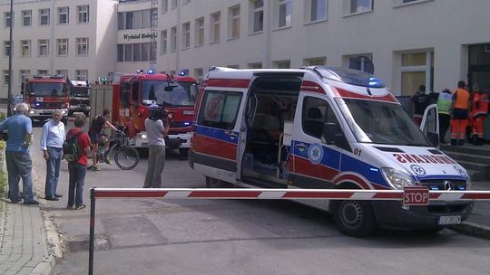 Wypadek na Akademickiej: Ziemia zasypała robotnika