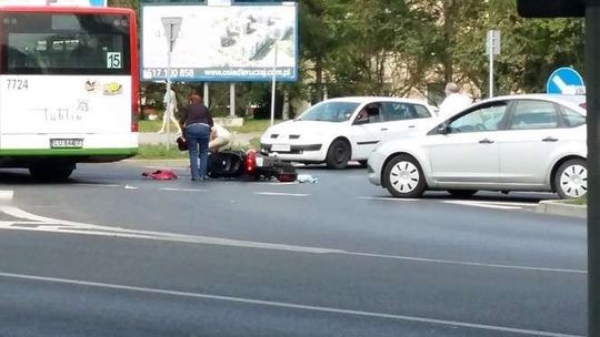Wypadek na al. Kompozytorów Polskich. Samochód zderzył się ze skuterem