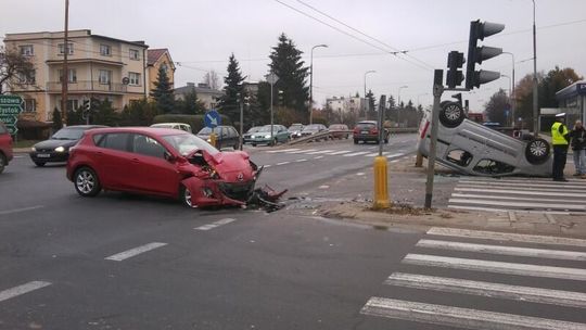Wypadek na al. Kraśnickiej, dachowanie citroena