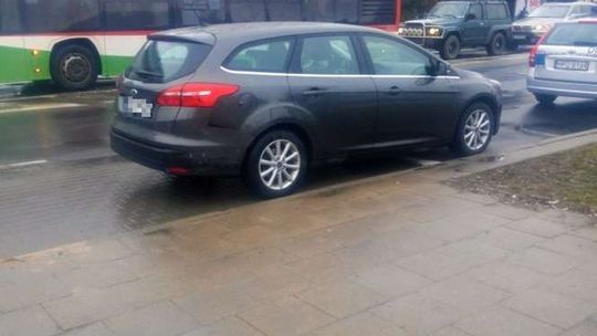 Wypadek na al. Kraśnickiej. Zderzenie dwóch samochodów