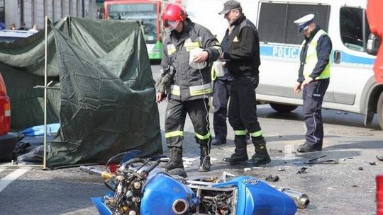 Wypadek na al. Lipowej: Niski wyrok dla kierowcy, bo motocyklista jechał za szybko 