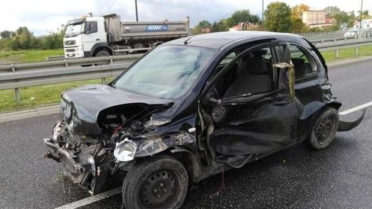 Wypadek na al. Tysiąclecia. Tworzą się korki (zdjęcia)