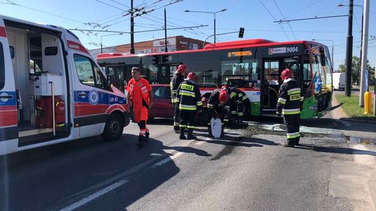 Wypadek na al. Unii Lubelskiej w Lublinie. Wjechała na czerwonym świetle?