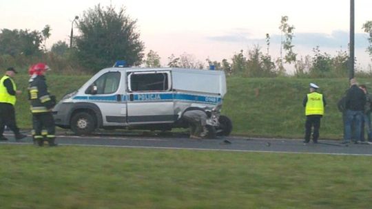 Wypadek na Al. Witosa: Bmw wjechało w radiowóz