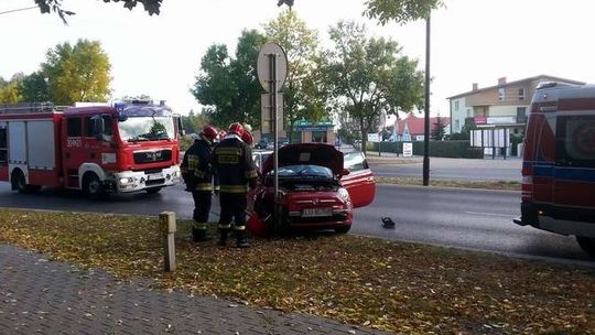 Wypadek na Czechowie. Dwie osoby ranne (zdjęcia)