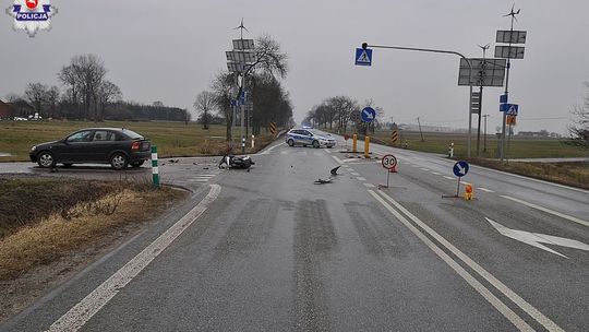 Wypadek na DK 17. Wymusił pierwszeństwo i roztrzaskał motorower