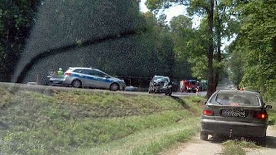 Wypadek na drodze krajowej nr 17. Zderzenie czterech samochodów