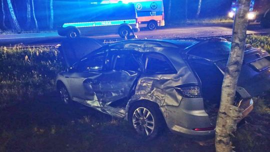 Wypadek na drodze nr 19. Wyprzedzała ją ciężarówka, a wtedy zaczęła skręcać w lewo