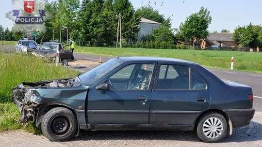 Wypadek na drodze nr 19. Zderzyły się dwa samochody