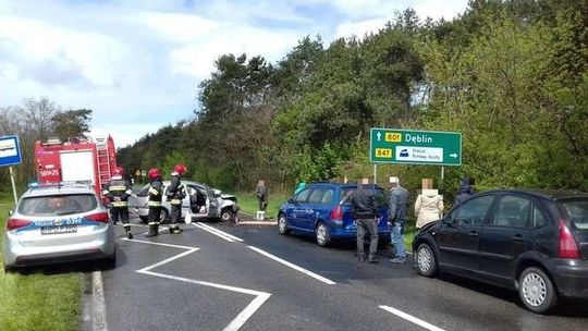 Wypadek na drodze Puławy - Gołąb. Trzy osoby trafiły do szpitala