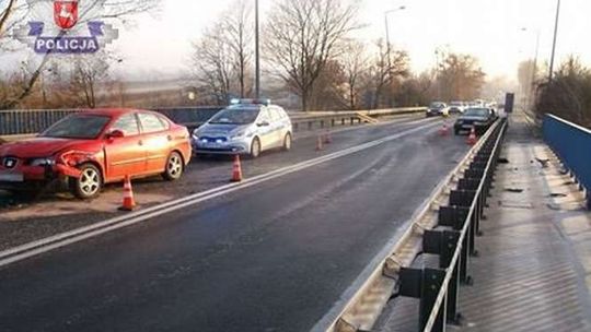 Wypadek na drodze wjazdowej do Puław. Zderzyły się dwa samochody