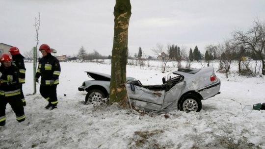 Wypadek na K-74 w miejscowości Zawada. Zginął kierowca BMW