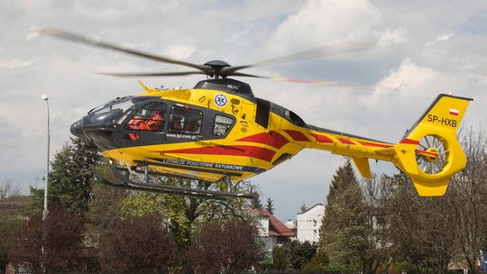 Wypadek na obwodnicy Lubartowa. Lądował śmigłowiec LPR. Wśród poszkodowanych dziecko