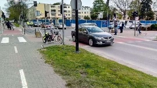 Wypadek na przejściu. 10-letnia rowerzystka w szpitalu