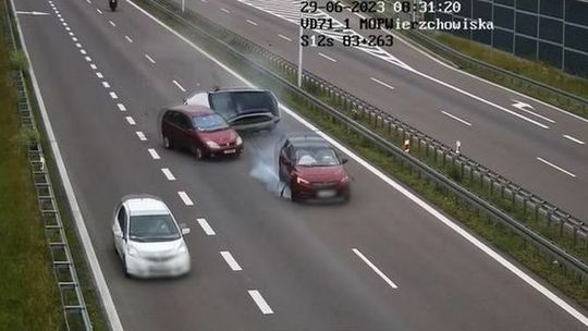 Wypadek na S12. Poszkodowane małe dziecko (nagranie z kamer)