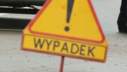 Wypadek na S17. Samochód wypadł z drogi i dachował