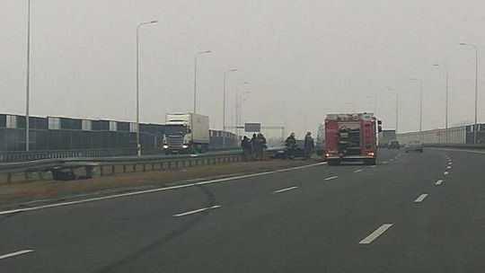 Wypadek na S17. Zderzyły się dwa samochody