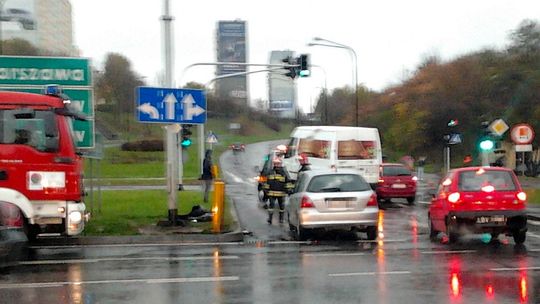 Wypadek na skrzyżowaniu al. Solidarności z al. Kompozytorów Polskich