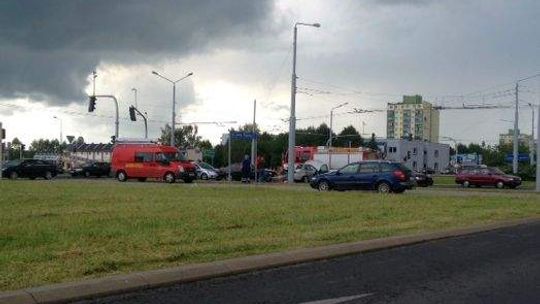 Wypadek na skrzyżowaniu Filaretów z Jana Pawła II. Jedna osoba ranna