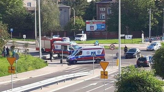 Wypadek na skrzyżowaniu ul. Węglarza i Walecznych. "Tu jest bardzo niebezpiecznie"