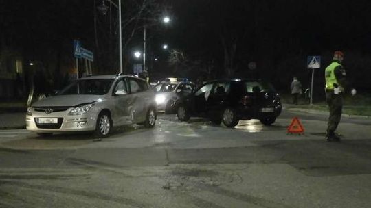 Wypadek na skrzyżowaniu ul. Weteranów i Spadochroniarzy