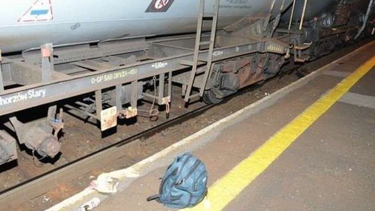 Wypadek na stacji kolejowej. Mężczyzna wpadł pod pociąg