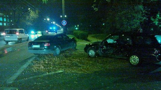 Wypadek na ul. Głębokiej: Dwie osoby w szpitalu