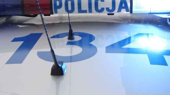 Wypadek na ul. Głuskiej. Samochód dachował