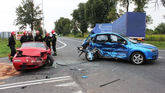 Wypadek na ul. Lubelskiej w Puławach. Dwie osoby ranne (zdjęcia)